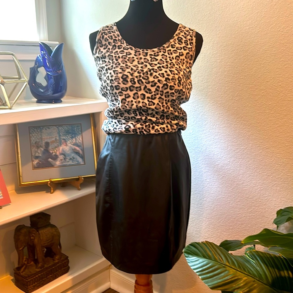 🖤So cute Olive + Oak Black Faux Leather mini skirt size M 🖤